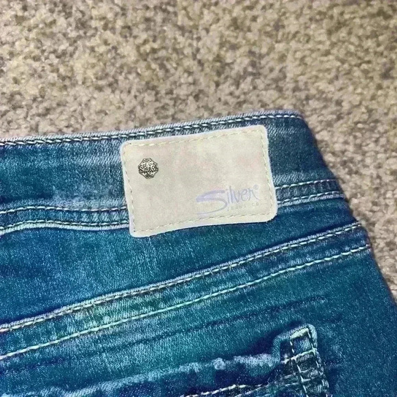 Silver Jeans Capris - Picture 3 of 5